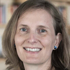 Portrait photo of Esther Zanin